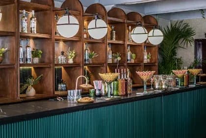 Barra de bebidas elegante para eventos
