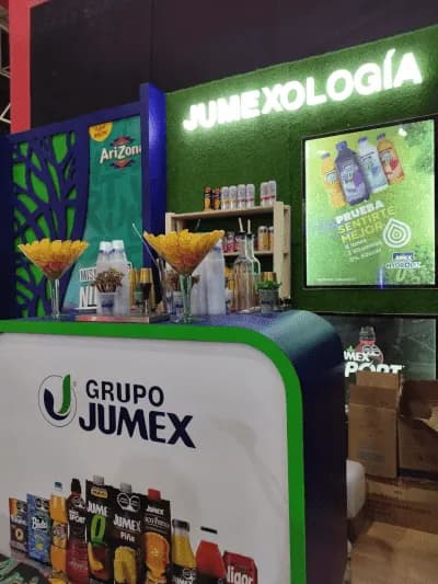 Stand de mixología evento Jumex México